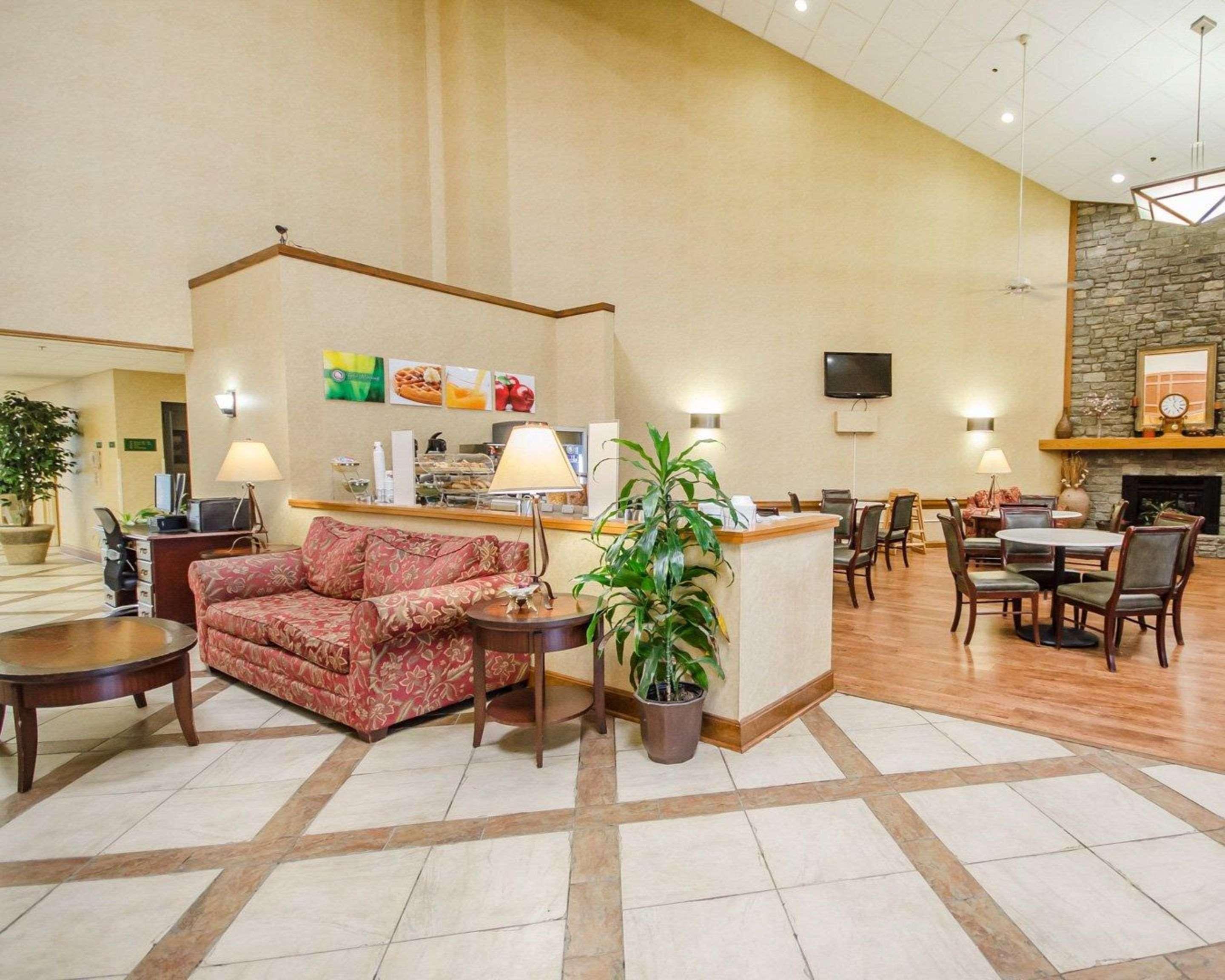 Clarion Pointe Louisville East Exteriör bild